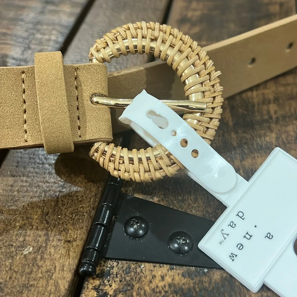Rattan gold suede 2x belt size 18